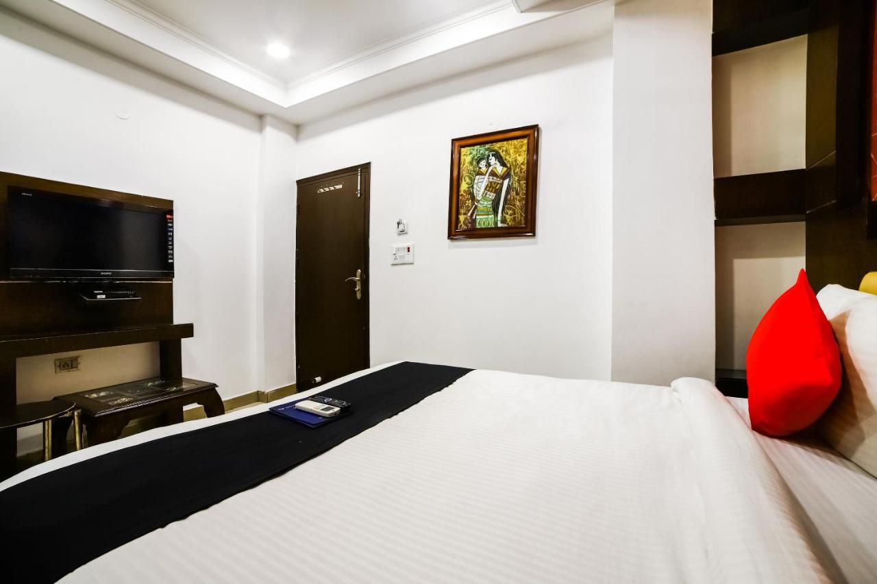 Capital O 6408 Hotel Delhi Heart Nueva Delhi Exterior foto
