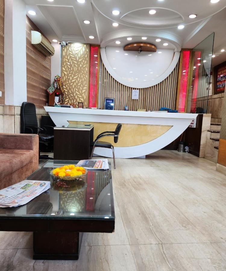 Capital O 6408 Hotel Delhi Heart Nueva Delhi Exterior foto