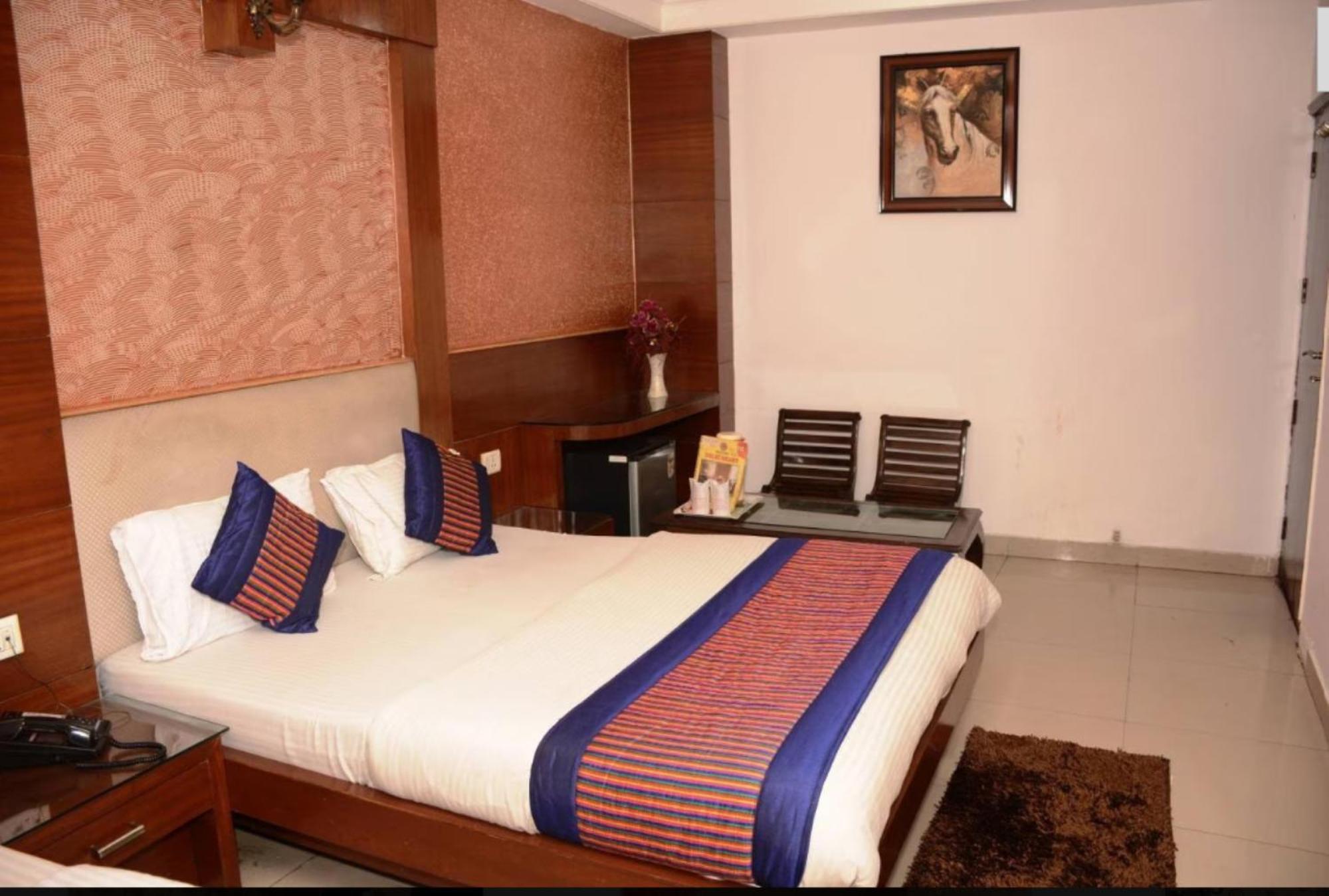 Capital O 6408 Hotel Delhi Heart Nueva Delhi Exterior foto