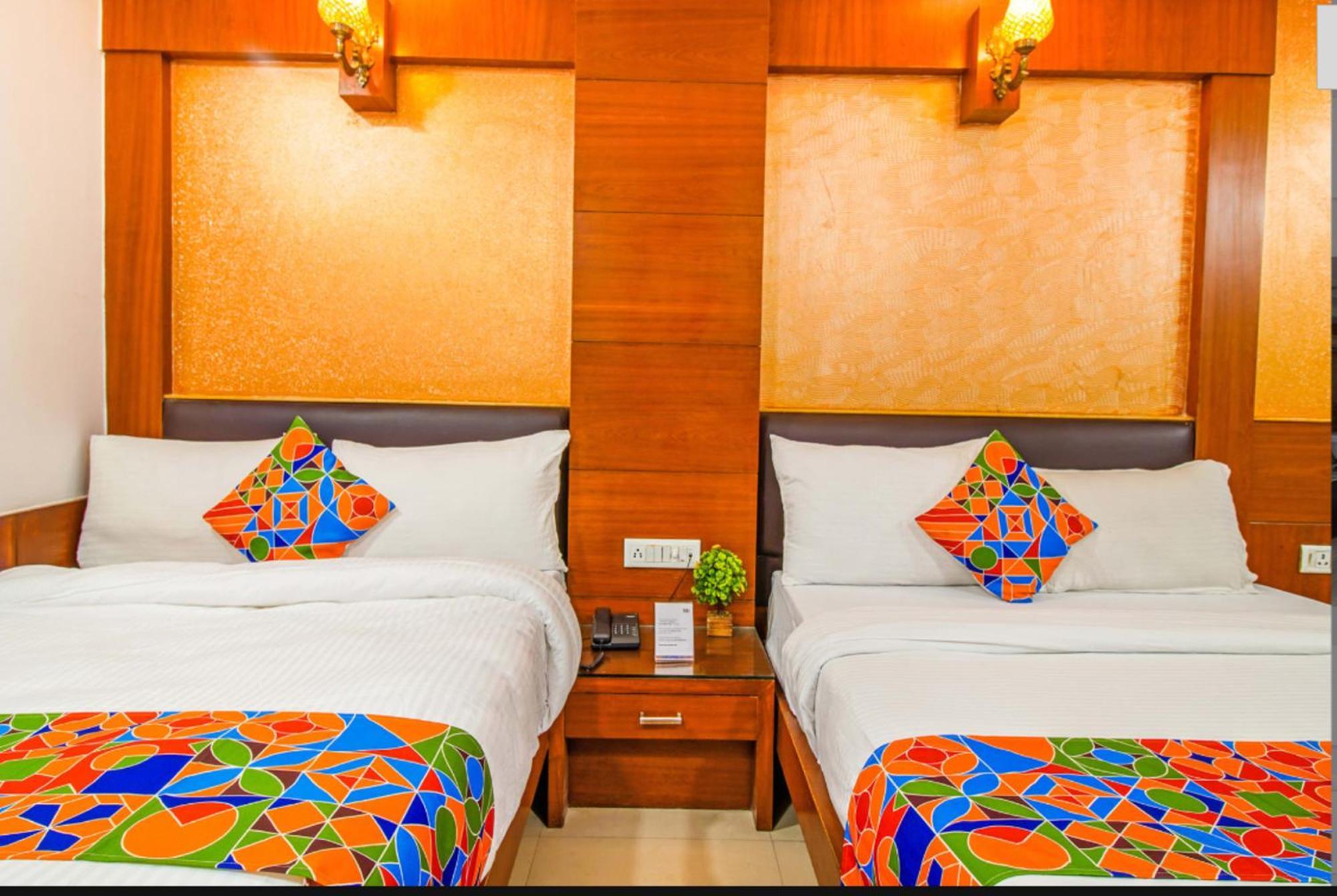 Capital O 6408 Hotel Delhi Heart Nueva Delhi Exterior foto