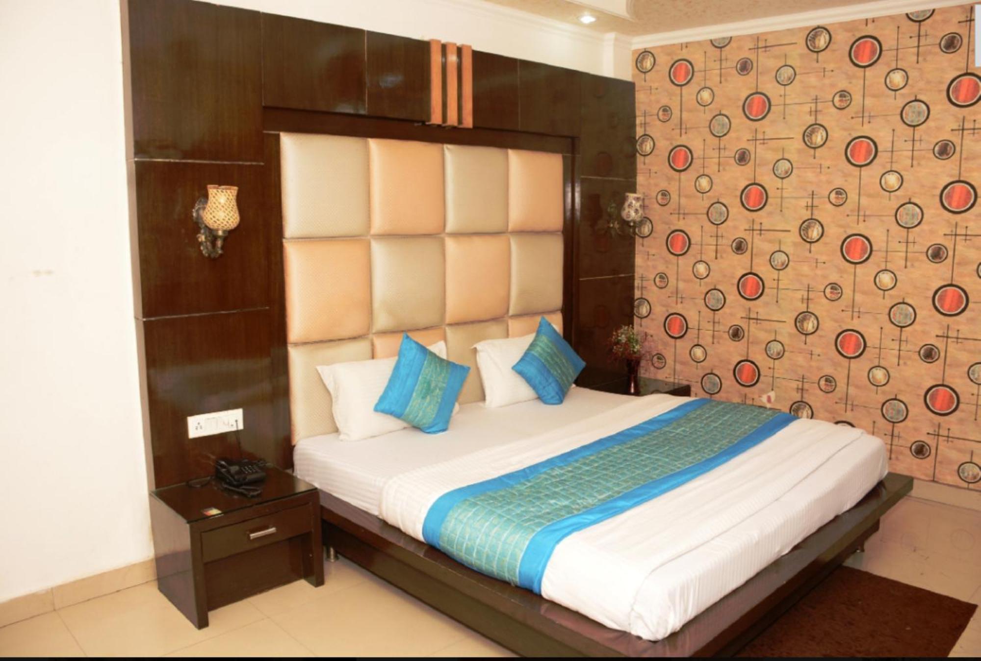 Capital O 6408 Hotel Delhi Heart Nueva Delhi Exterior foto