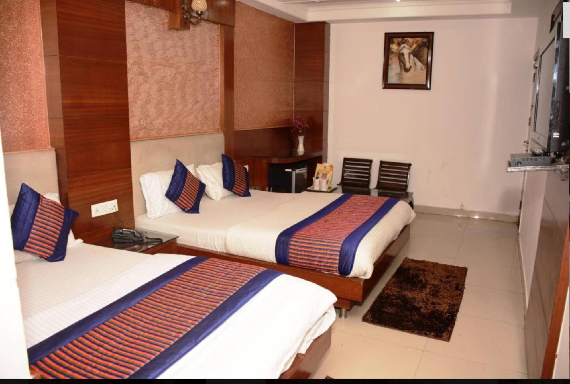Capital O 6408 Hotel Delhi Heart Nueva Delhi Exterior foto