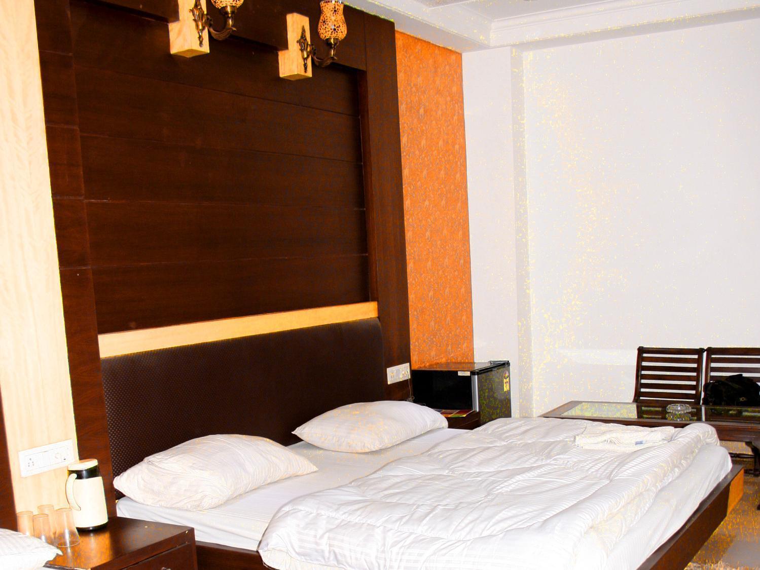 Capital O 6408 Hotel Delhi Heart Nueva Delhi Exterior foto