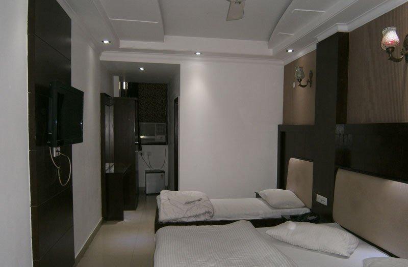 Capital O 6408 Hotel Delhi Heart Nueva Delhi Exterior foto