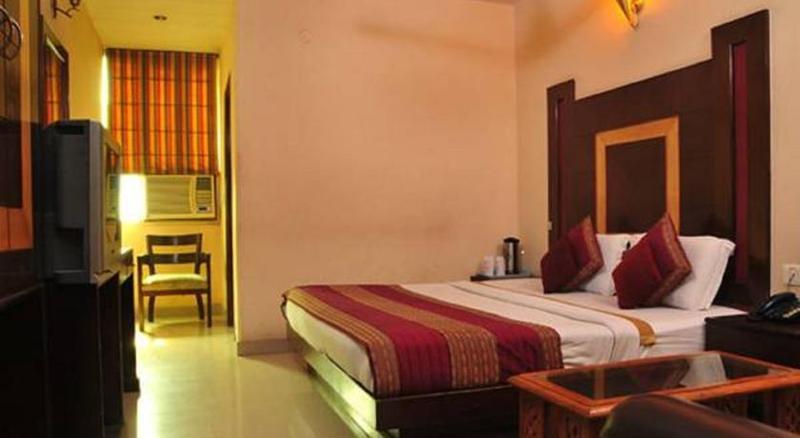 Capital O 6408 Hotel Delhi Heart Nueva Delhi Exterior foto