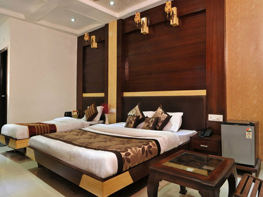 Capital O 6408 Hotel Delhi Heart Nueva Delhi Exterior foto