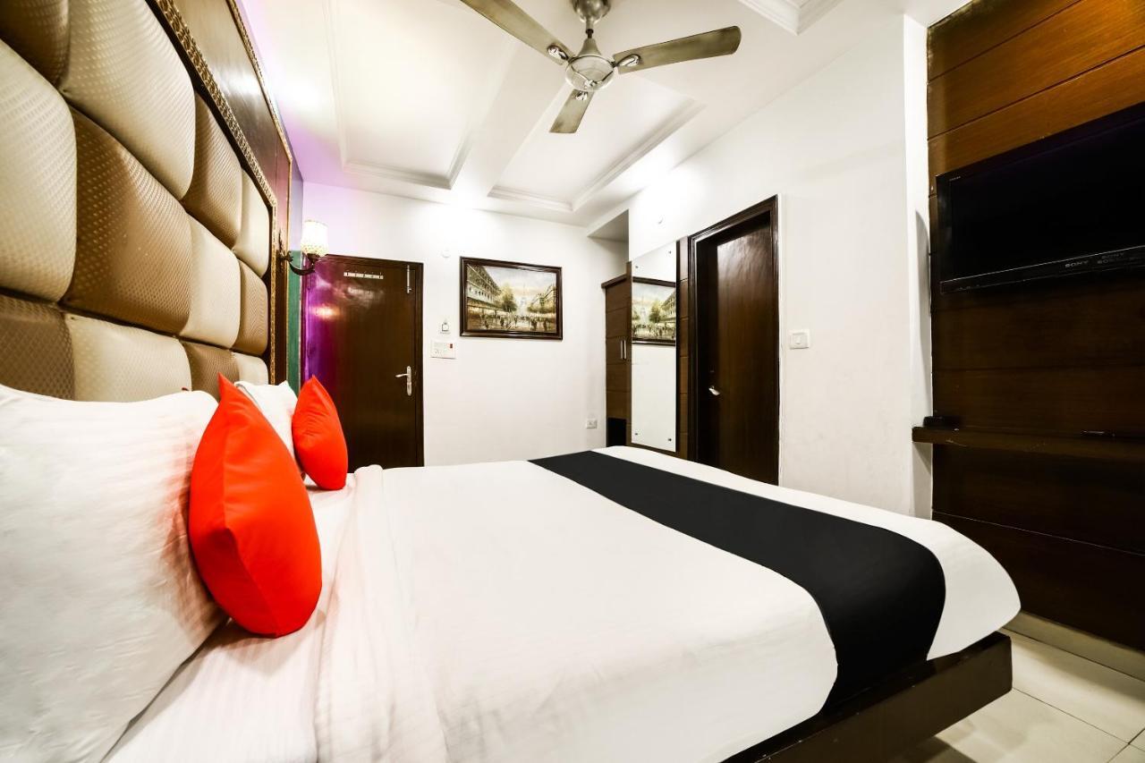 Capital O 6408 Hotel Delhi Heart Nueva Delhi Habitación foto
